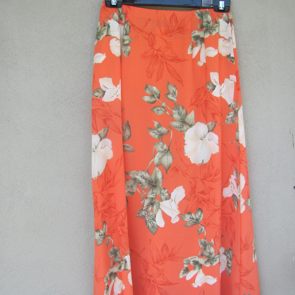 Coral sz 12 Tall Long Floral Skirt